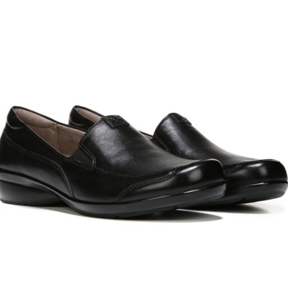 naturalizer slip on loafer